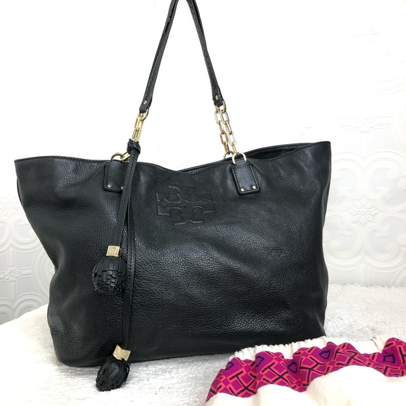 Tory Burch Handbags - 🌸OFFERS?🌸Tory Burch Pebbled Leather Black Purse
